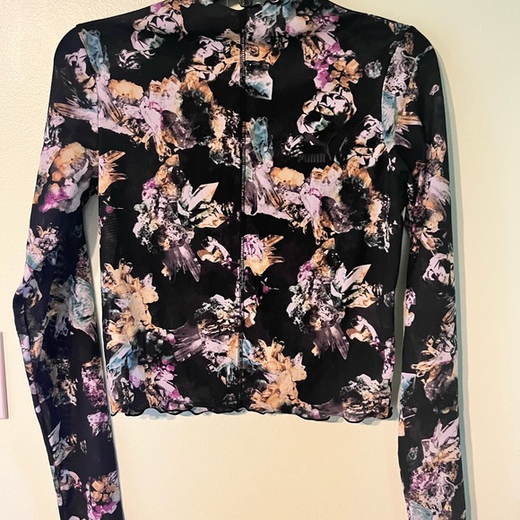 PUMA Floral Graphic Print Semi-Sheer Long Sleeve Fitted Crop Shirt. S. Like NWOT - Picture 8 of 11